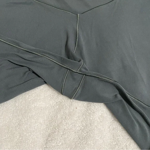 Aerie Real Me Crossover Bike Shorts - Green - Picture 3 of 5